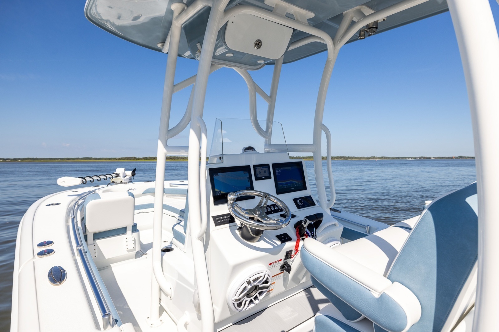 2025 Yellowfin 26 Hybrid