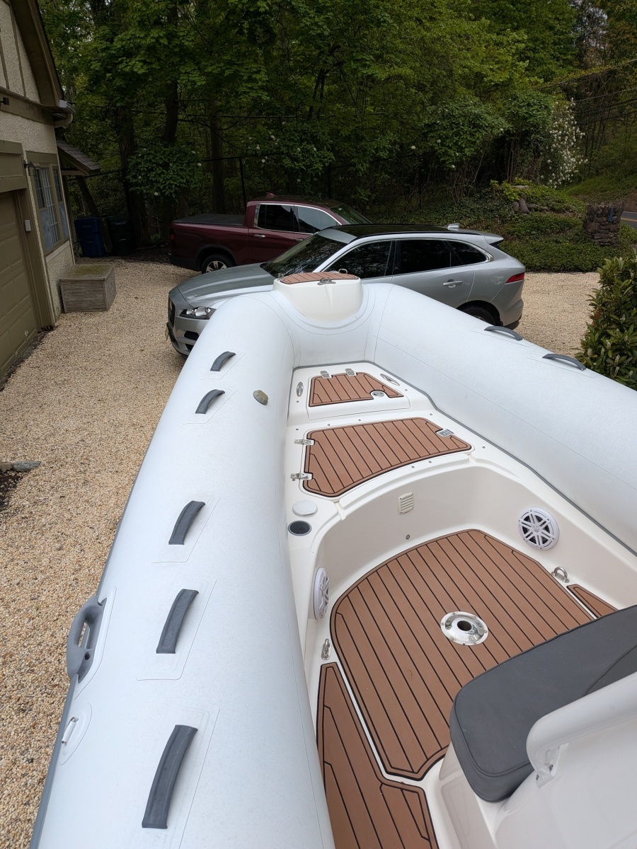 2016 Brig Inflatables 