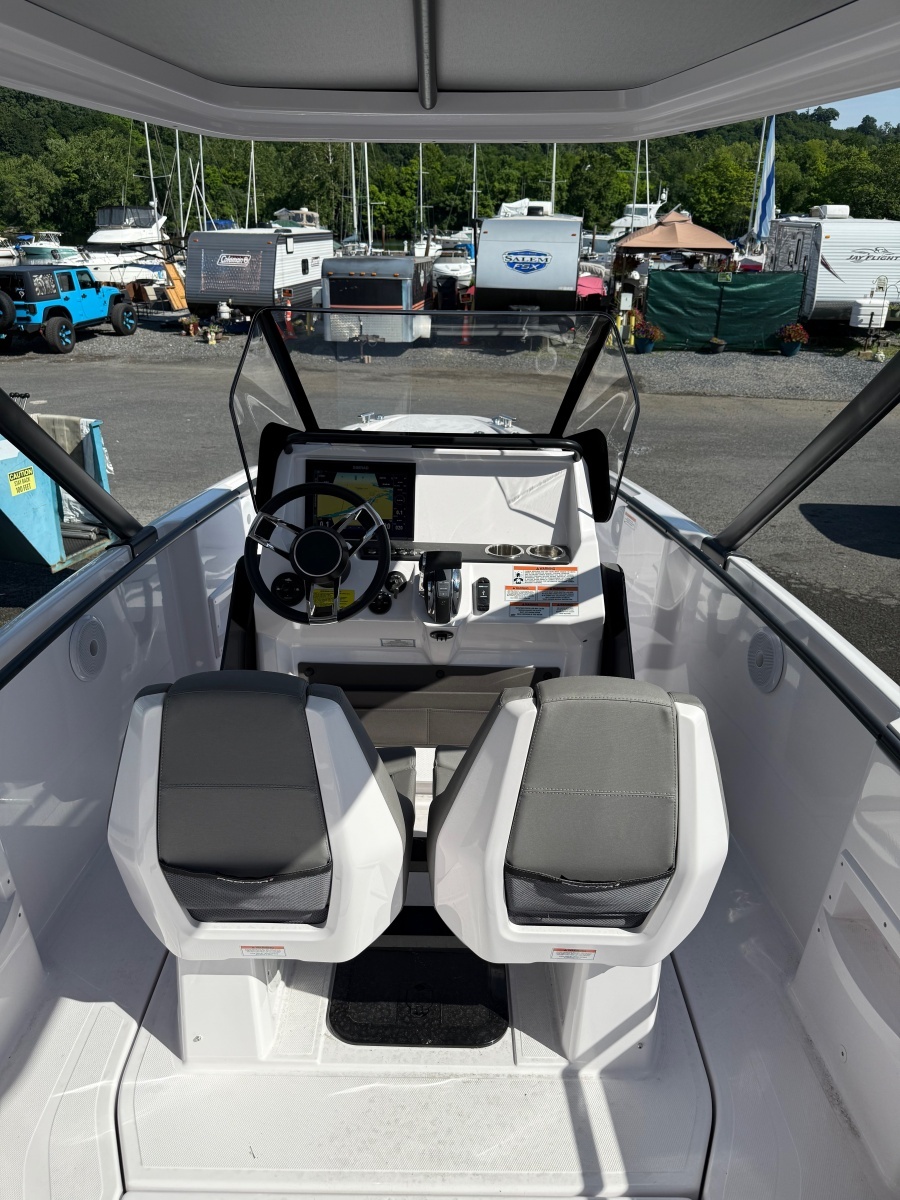 2022 Axopar 22 T-Top