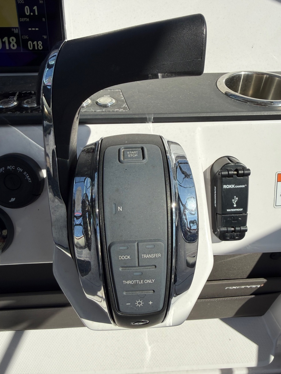2022 Axopar 22 T-Top
