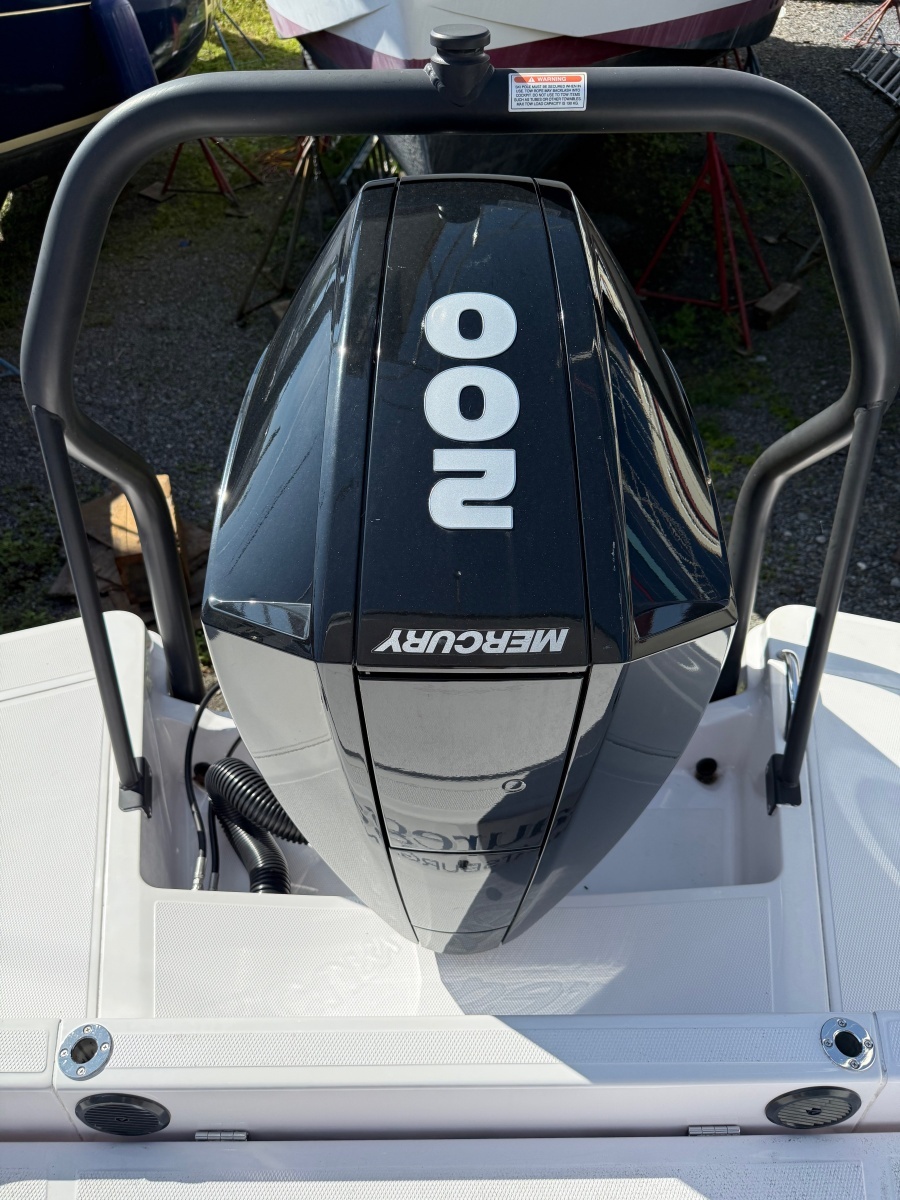 2022 Axopar 22 T-Top