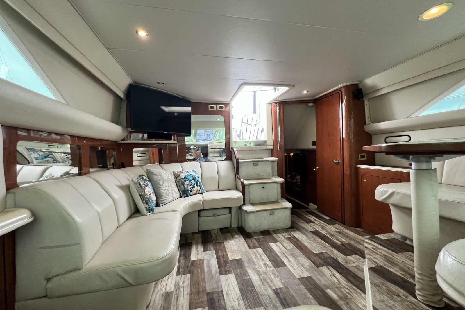 1999 Sea Ray 420 Aft Cabin