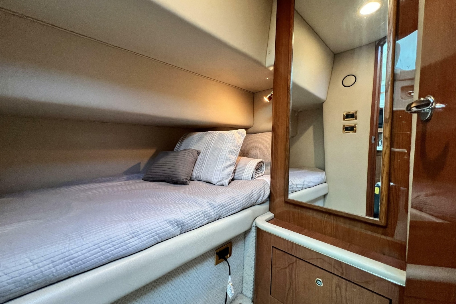 1999 Sea Ray 420 Aft Cabin