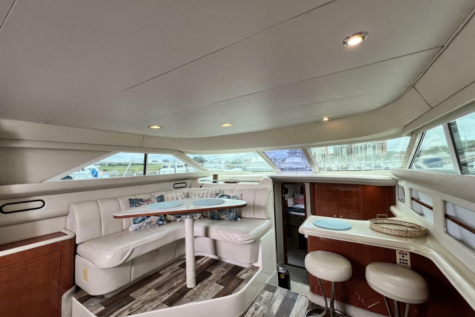 1999 Sea Ray 420 Aft Cabin