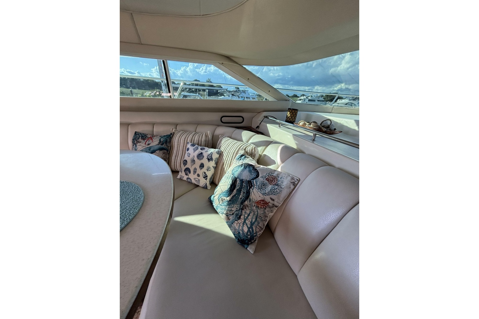 1999 Sea Ray 420 Aft Cabin