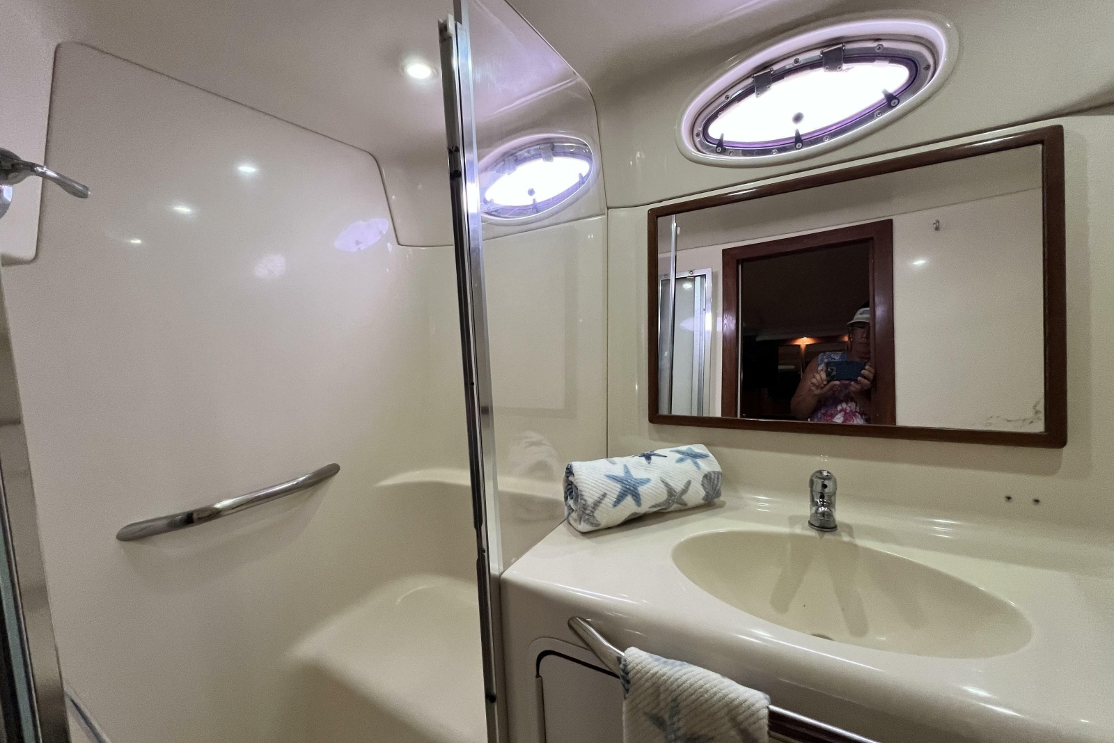 1999 Sea Ray 420 Aft Cabin