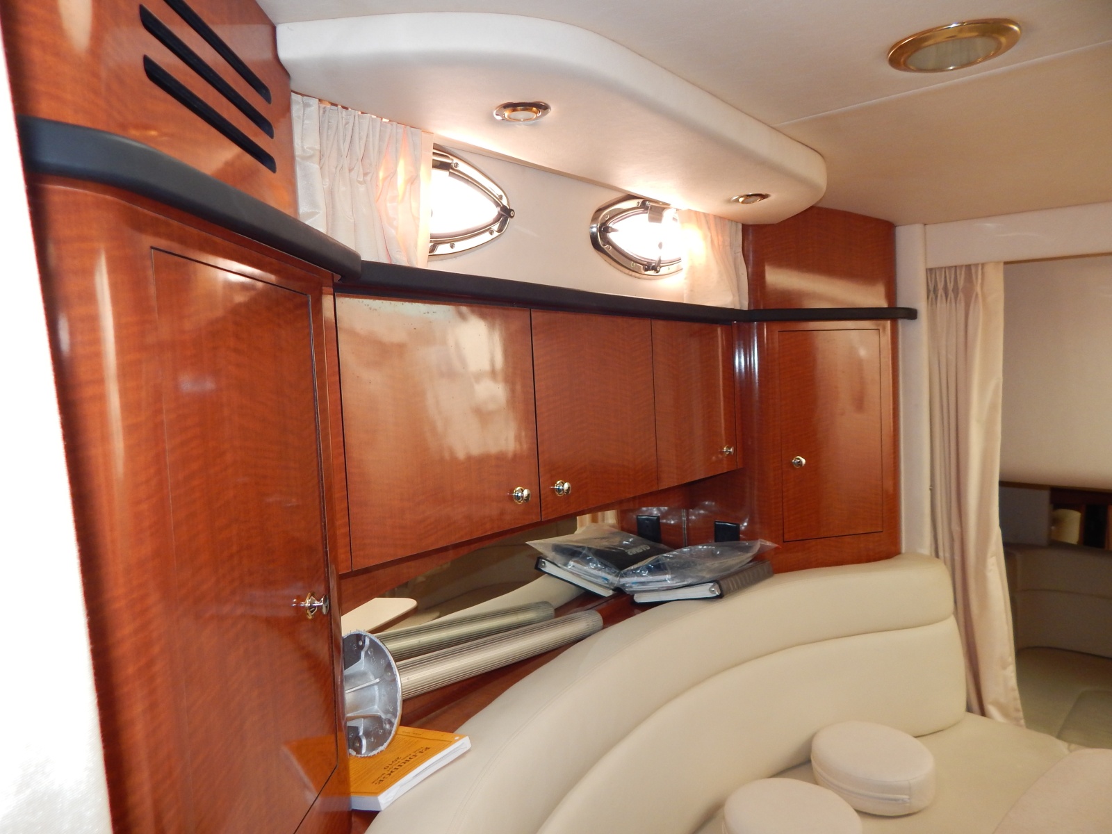 2003 Sea Ray 320 Sundancer