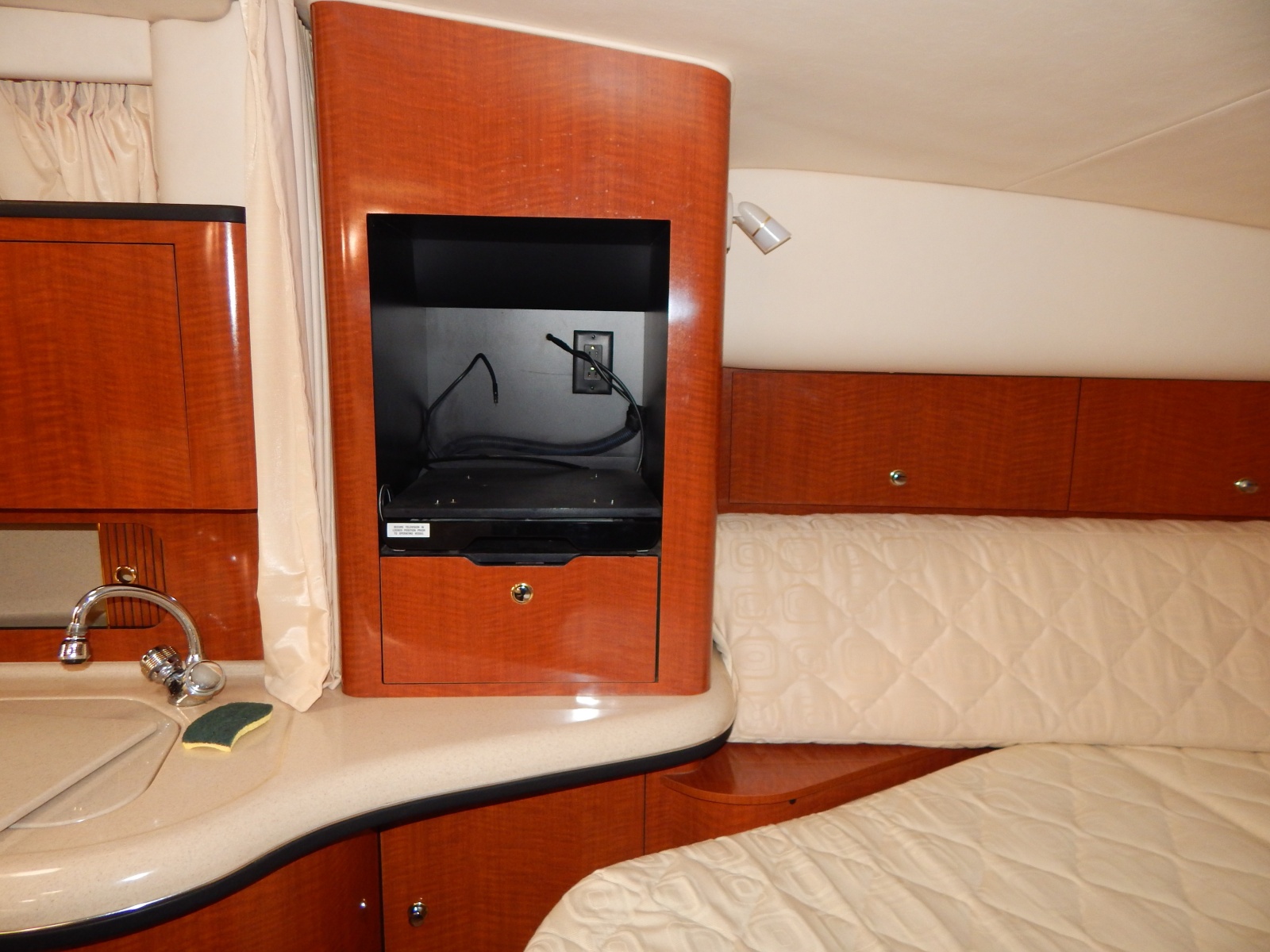 2003 Sea Ray 320 Sundancer