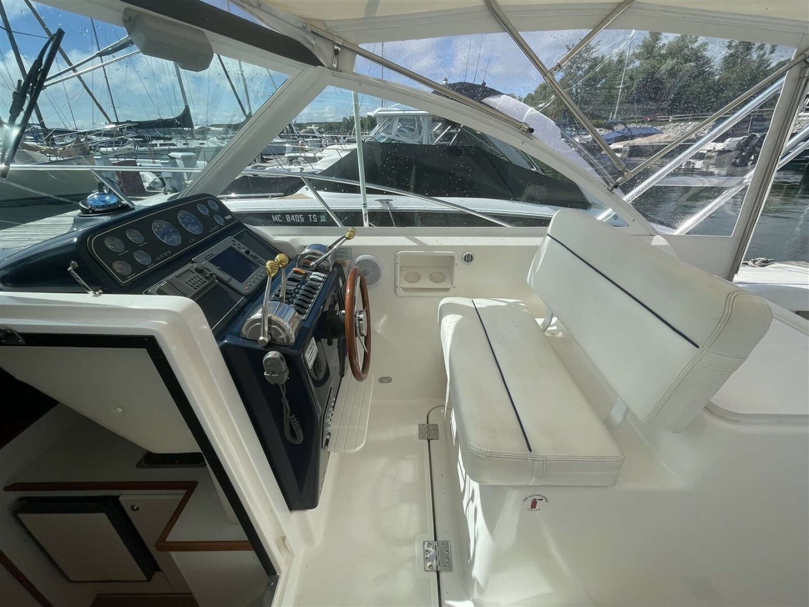 2000 Tiara Yachts 2900 Coronet Harbor Edition