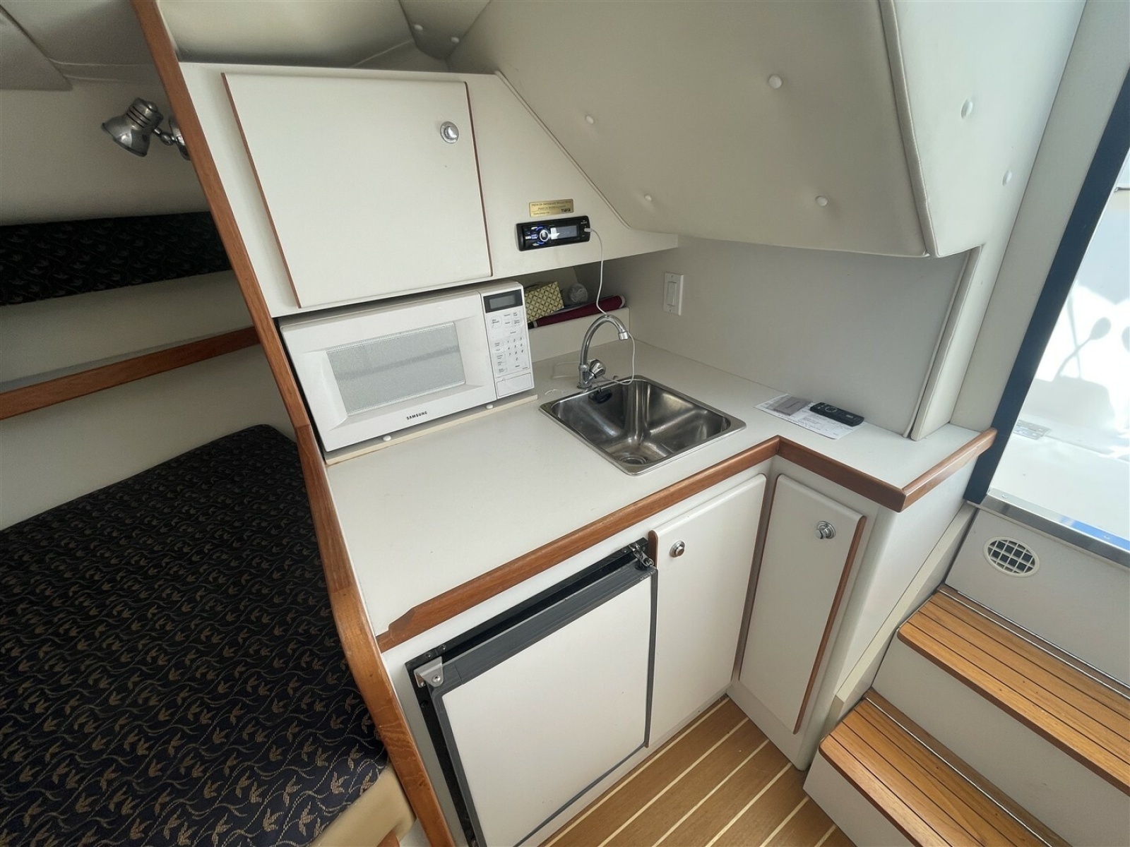 2000 Tiara Yachts 2900 Coronet Harbor Edition