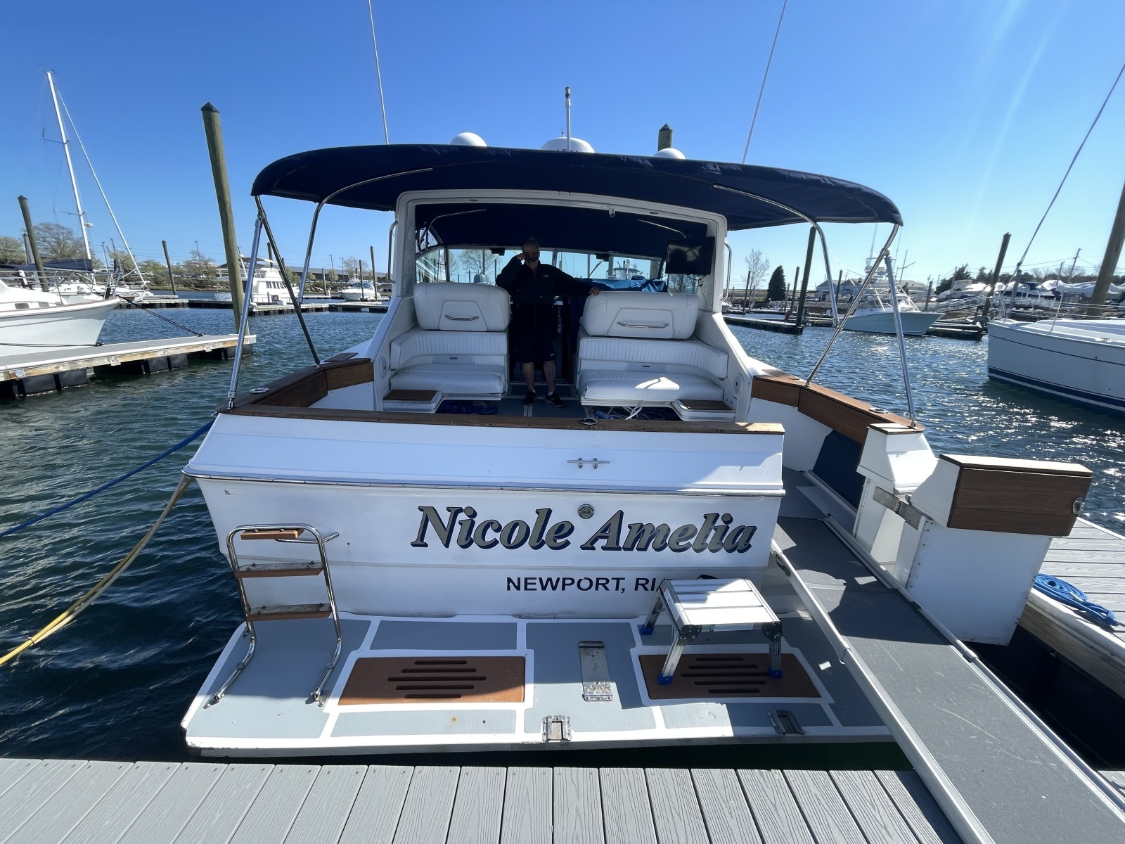 1990 Sea Ray 390 Express Cruiser