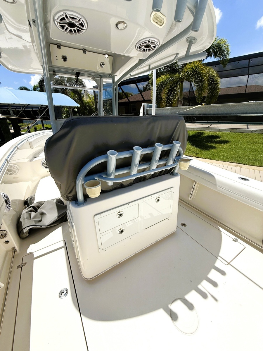 2021 Cobia 280CC