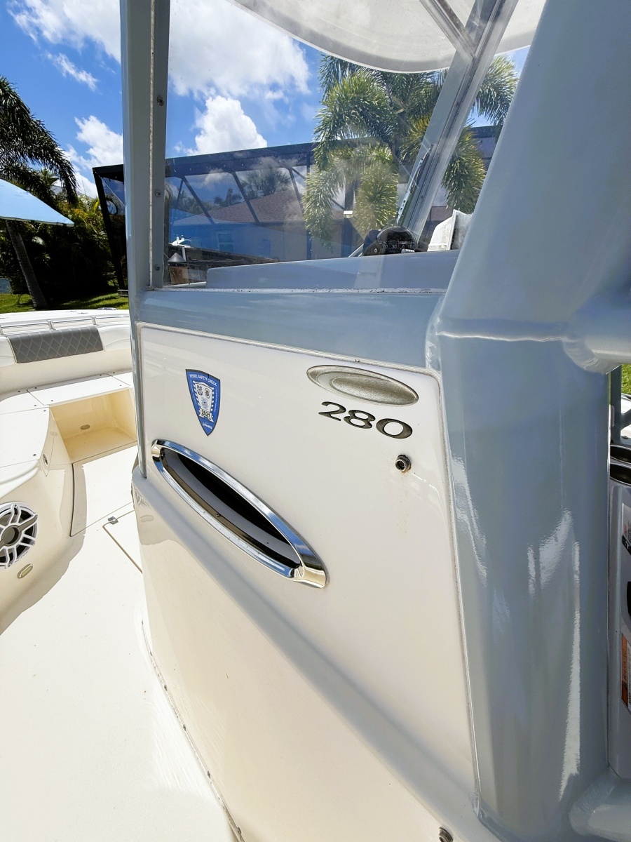2021 Cobia 280CC