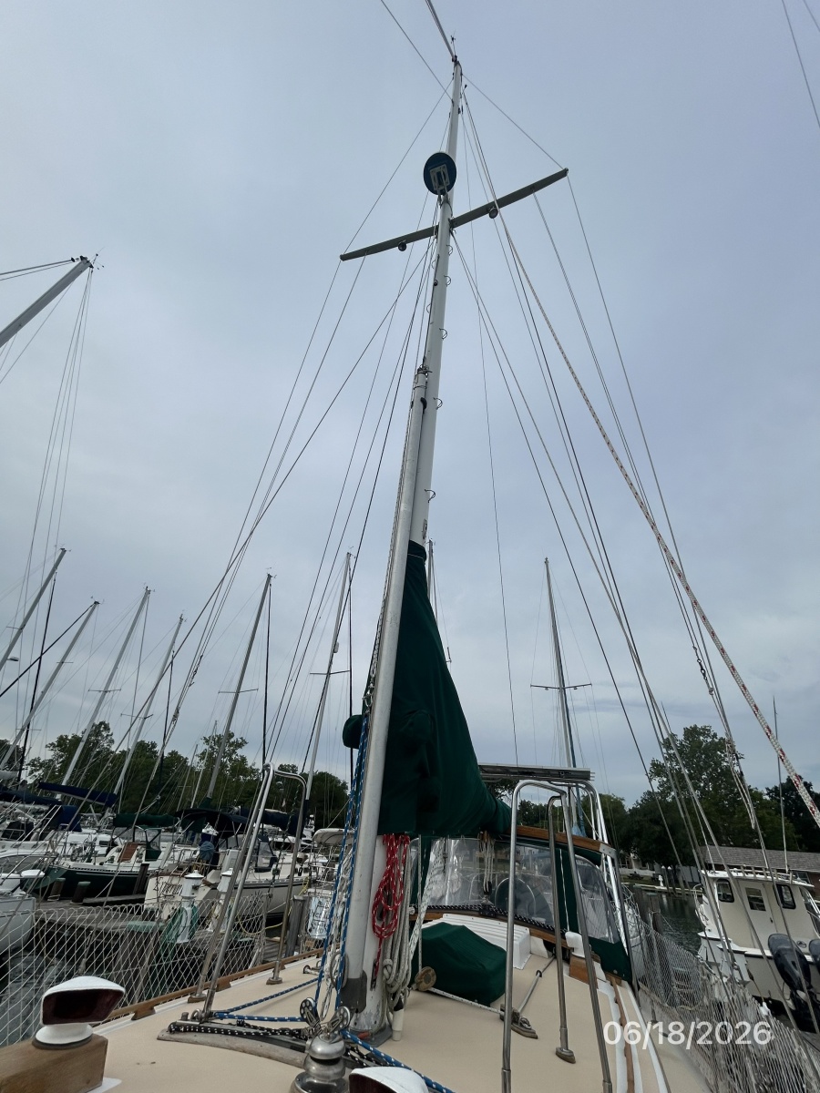 37' Tayana rig