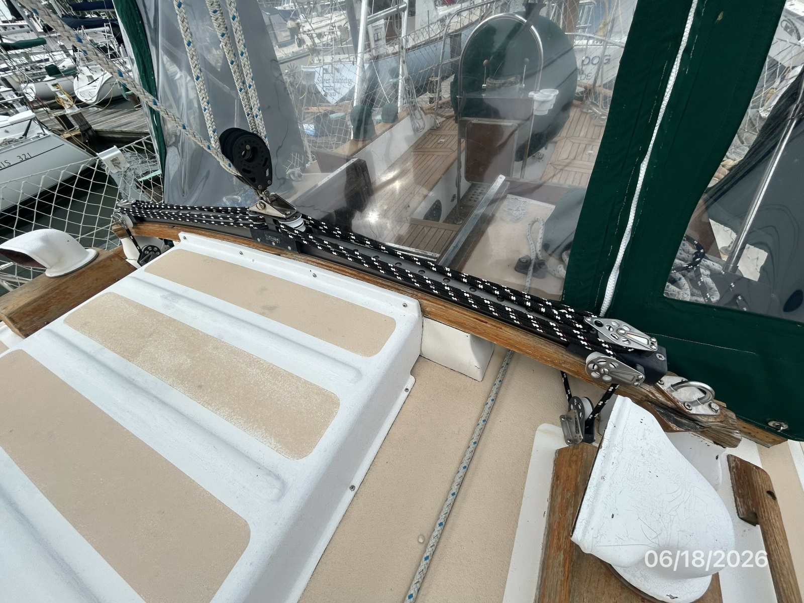 37' Tayana aft traveler