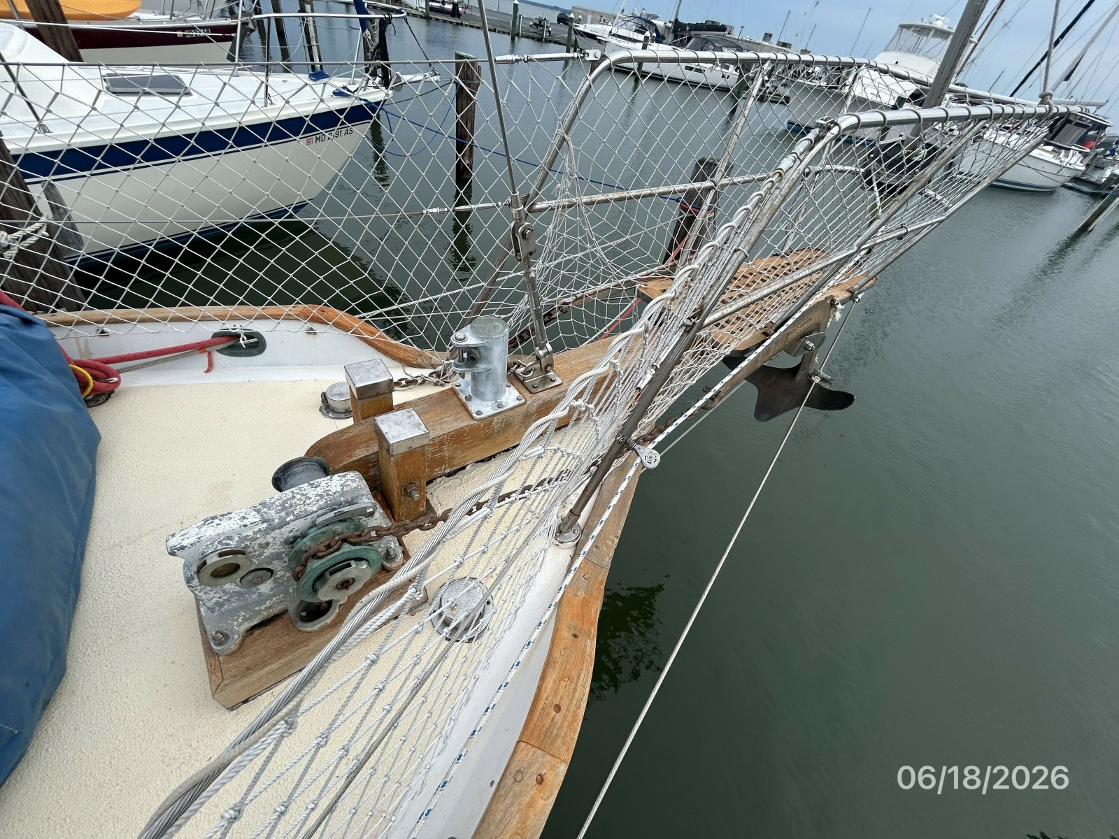 37' Tayana anchor windlass2