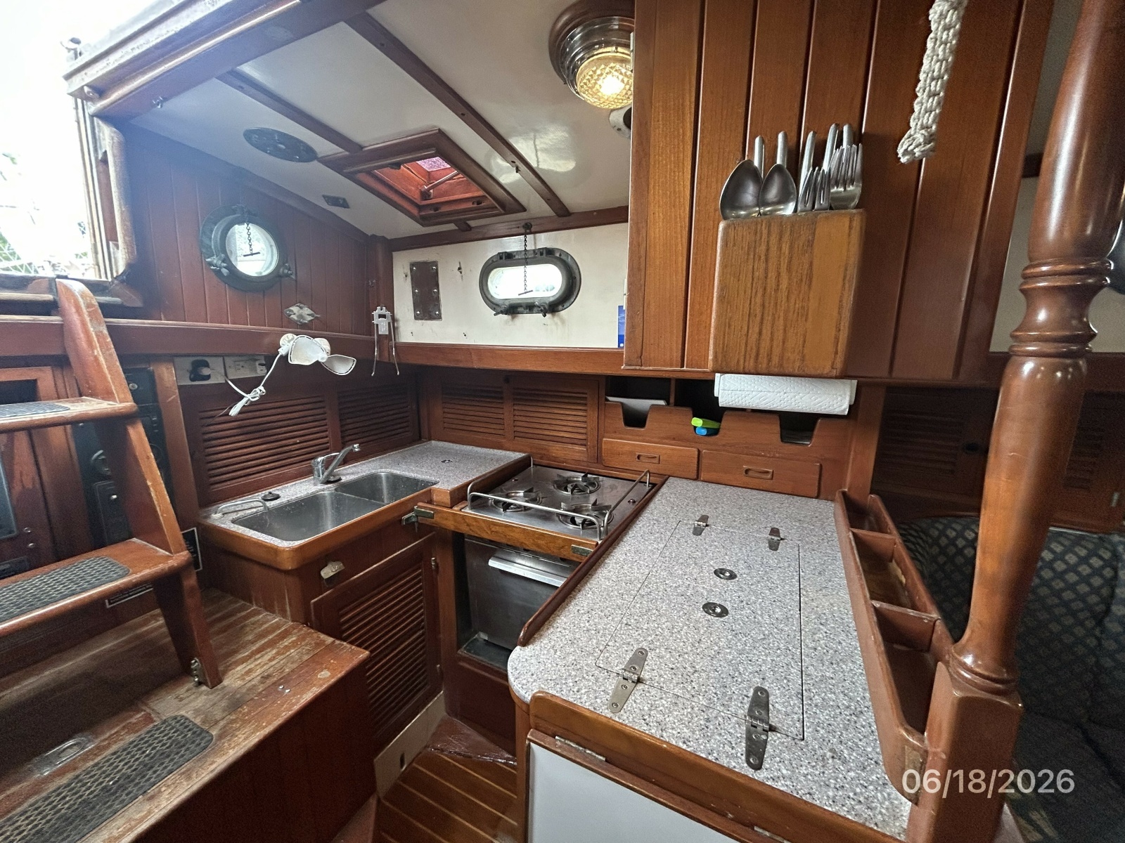 37' Tayana galley1