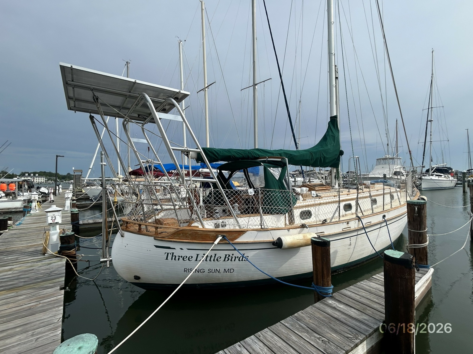 37' Tayana starboard aft profile