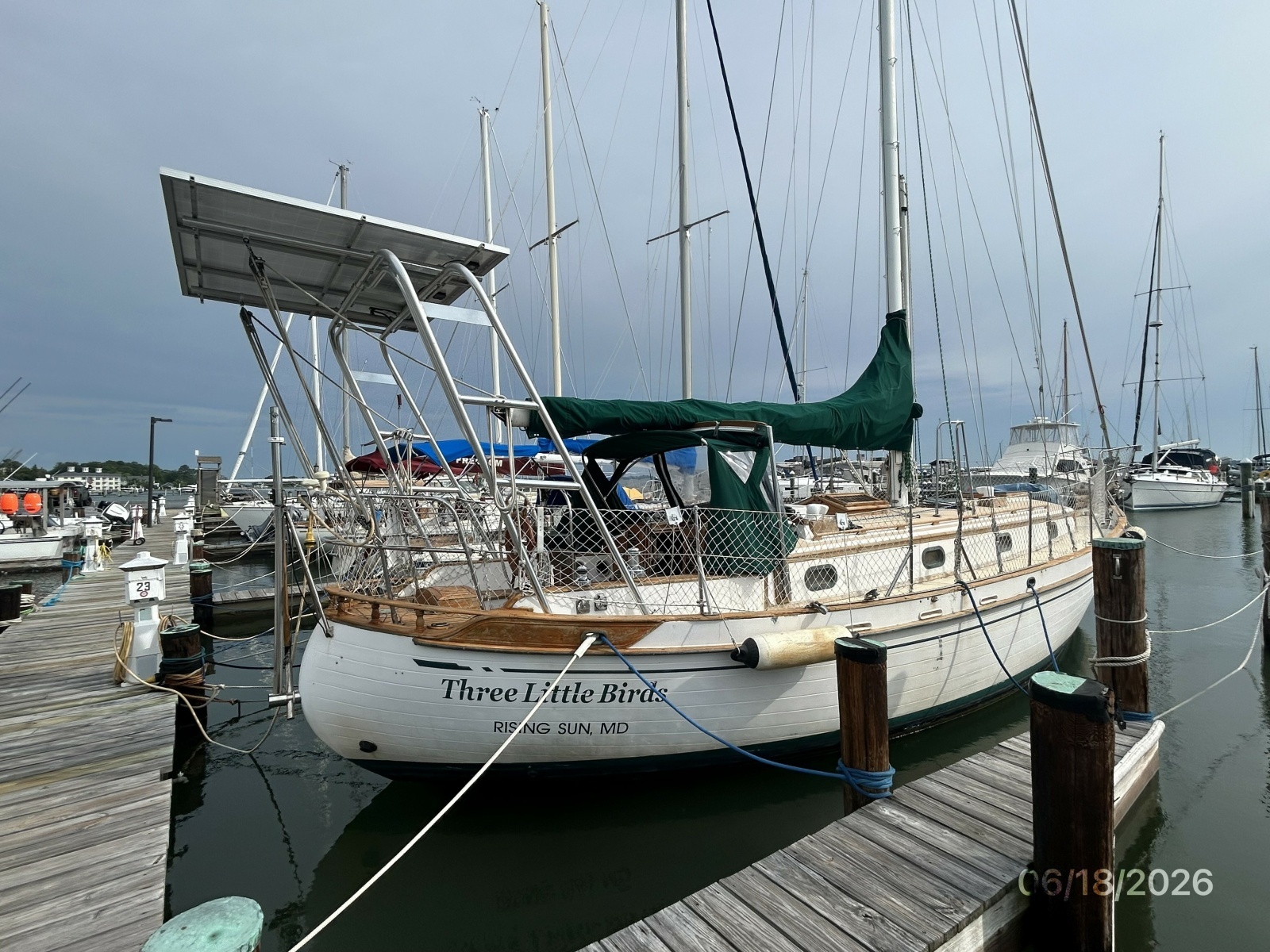 37' Tayana starboard aft profile