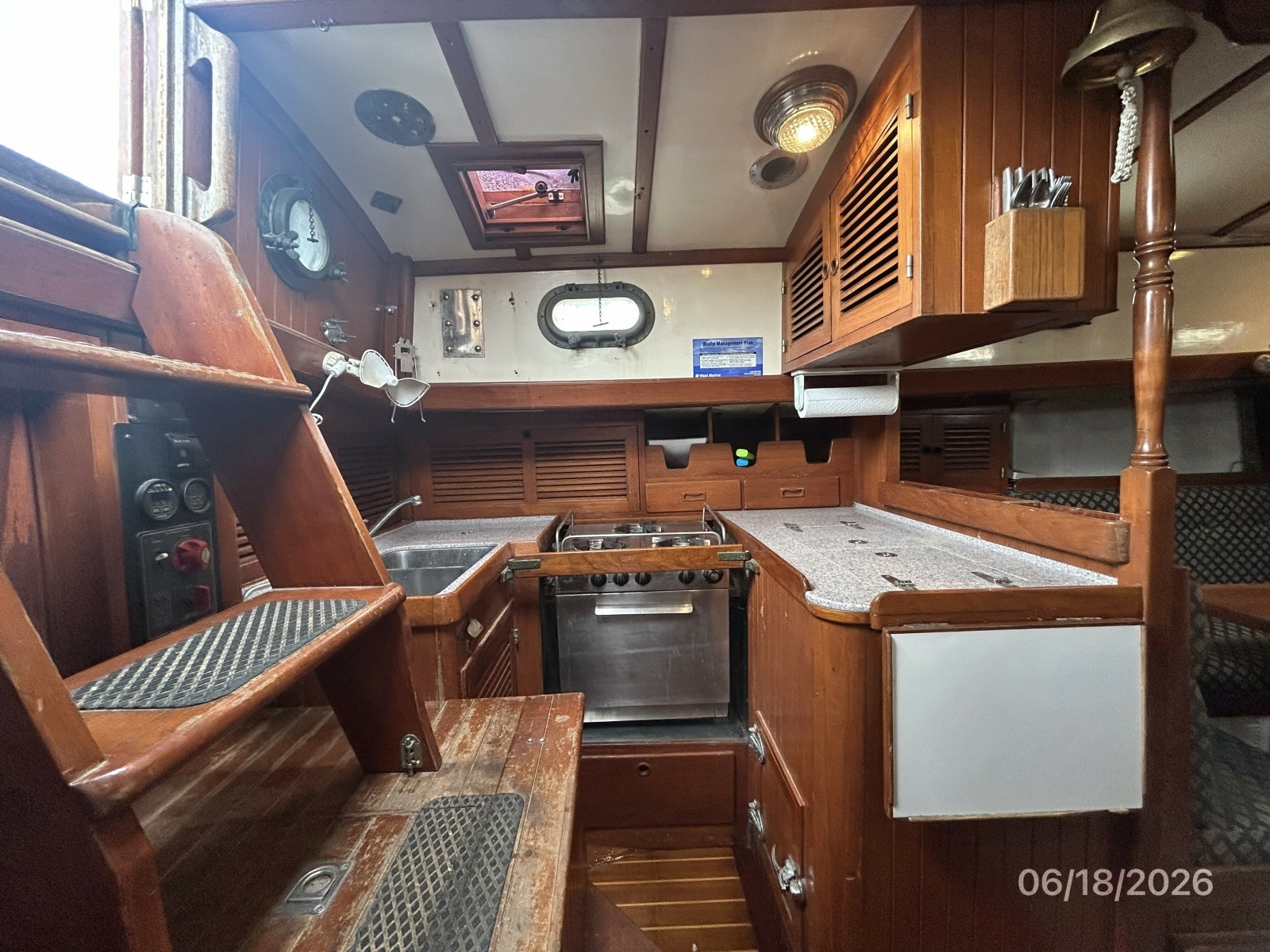 37' Tayana galley2 