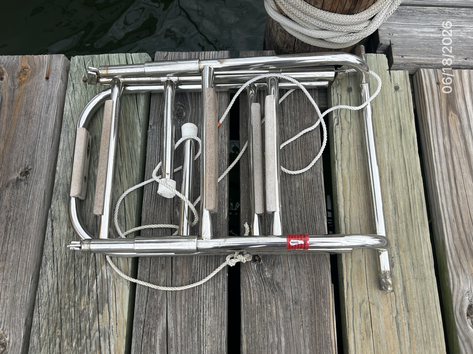 37' Tayana boarding ladder