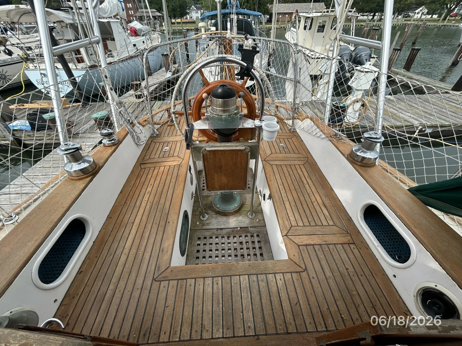 37' Tayana cockpit aft
