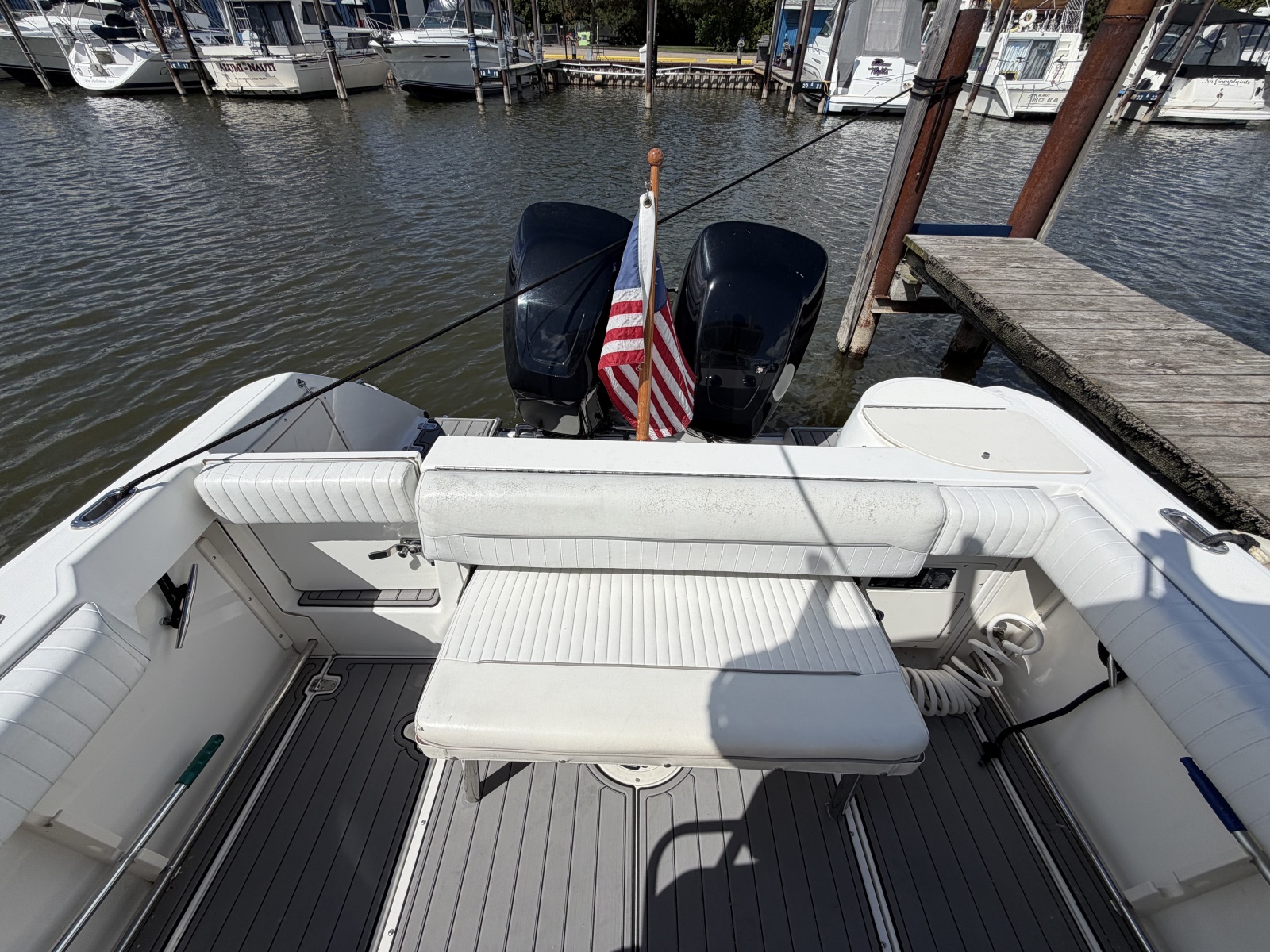 1999 Boston Whaler 26 Outrage