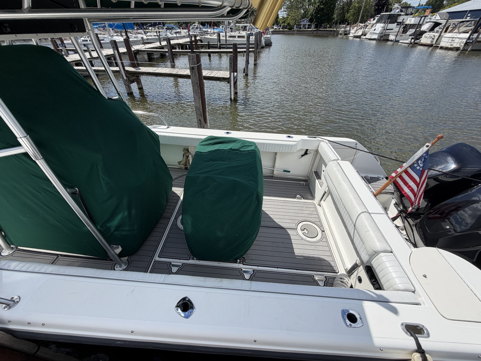 1999 Boston Whaler 26 Outrage