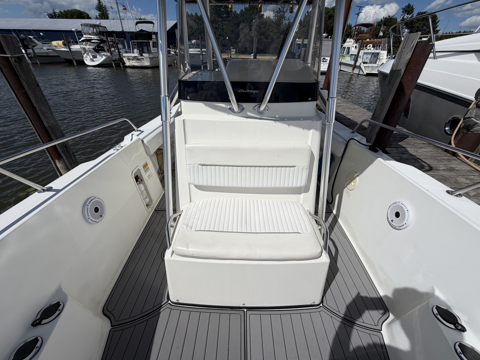 1999 Boston Whaler 26 Outrage