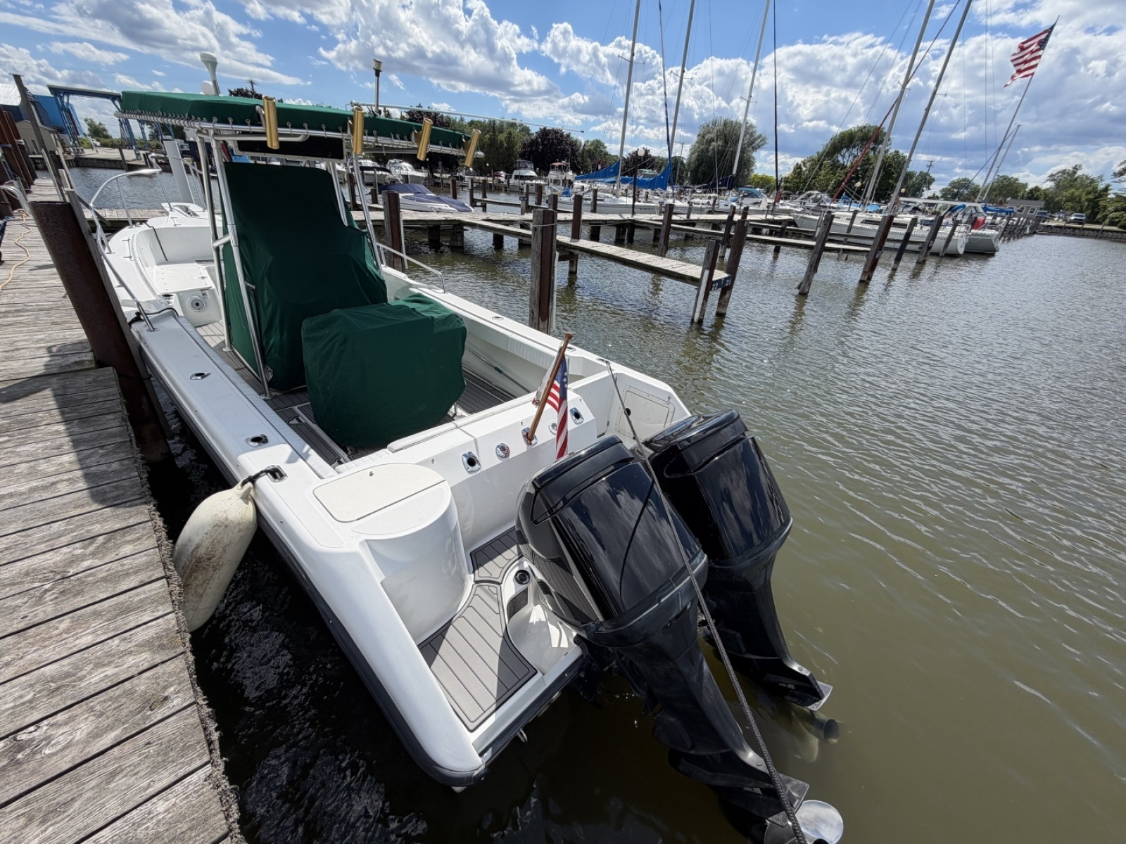 1999 Boston Whaler 26 Outrage