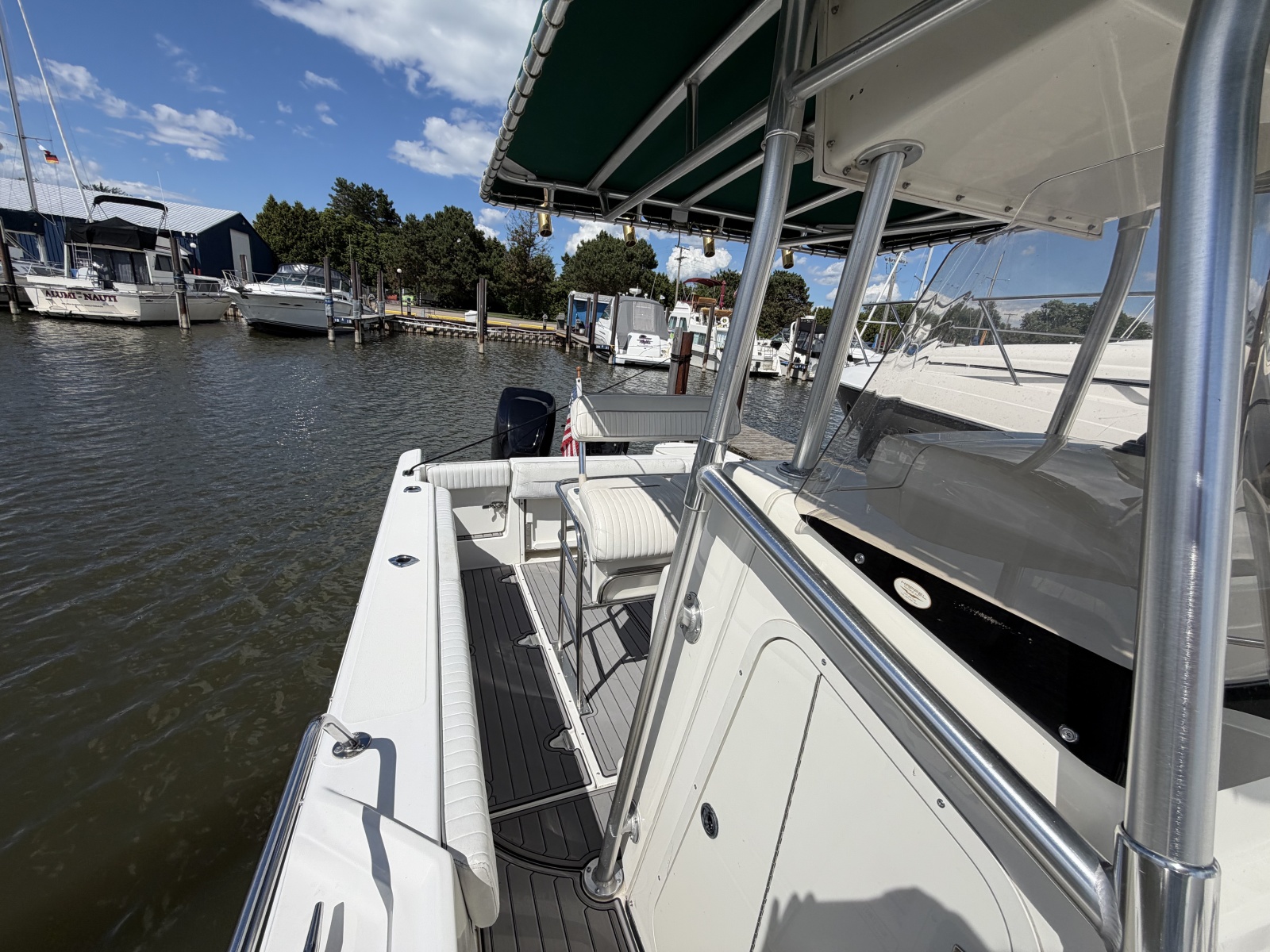 1999 Boston Whaler 26 Outrage