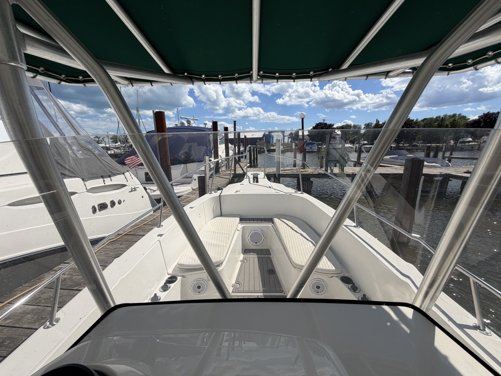 1999 Boston Whaler 26 Outrage