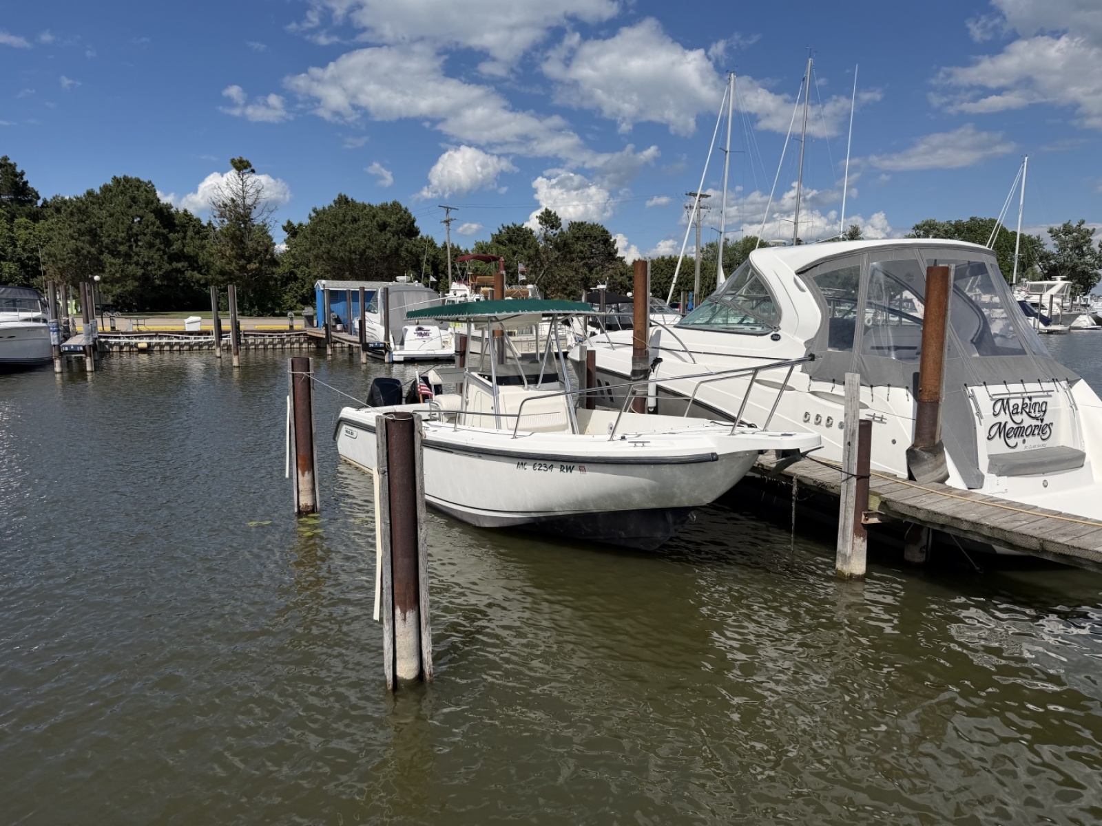 1999 Boston Whaler 26 Outrage