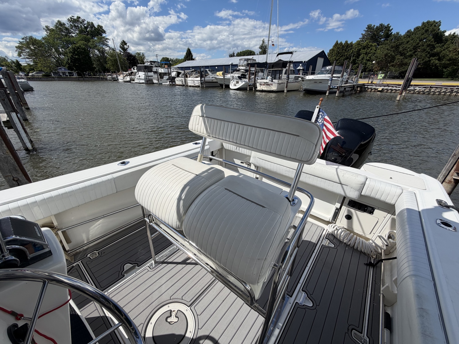 1999 Boston Whaler 26 Outrage