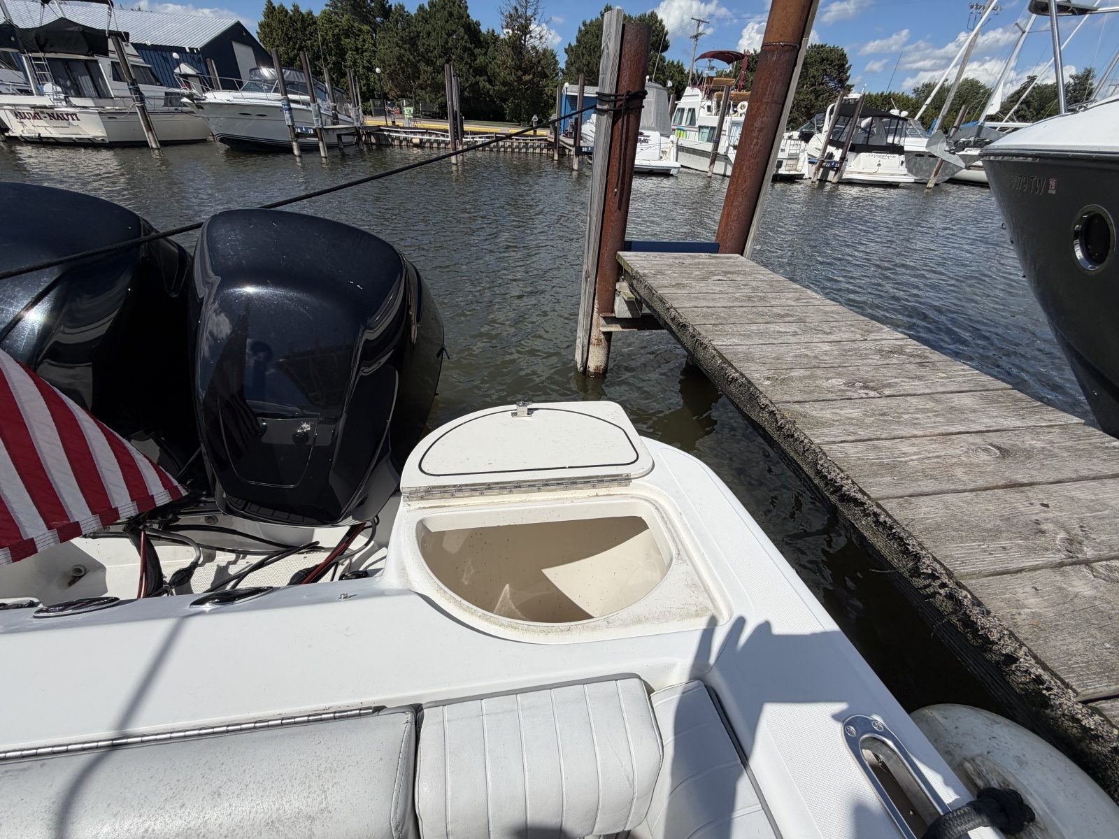 1999 Boston Whaler 26 Outrage