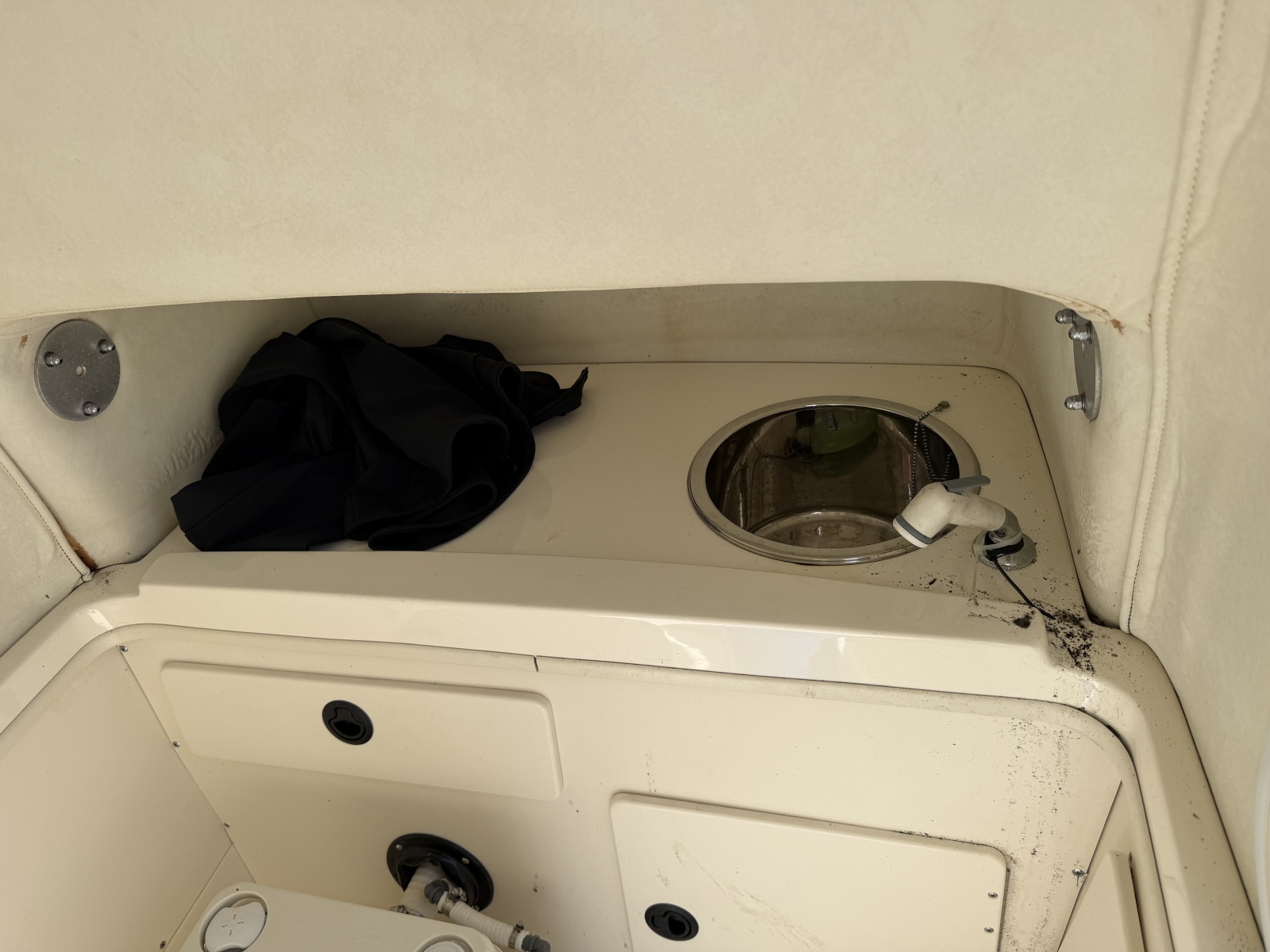 1999 Boston Whaler 26 Outrage
