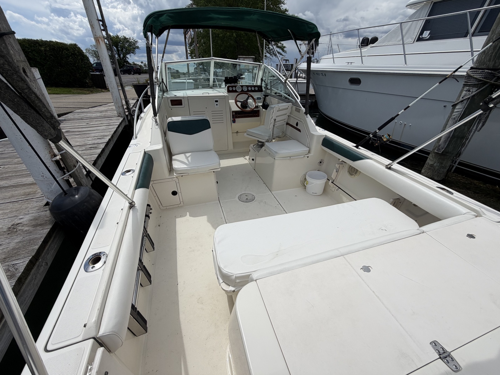 1995 Pursuit 2460 Denali