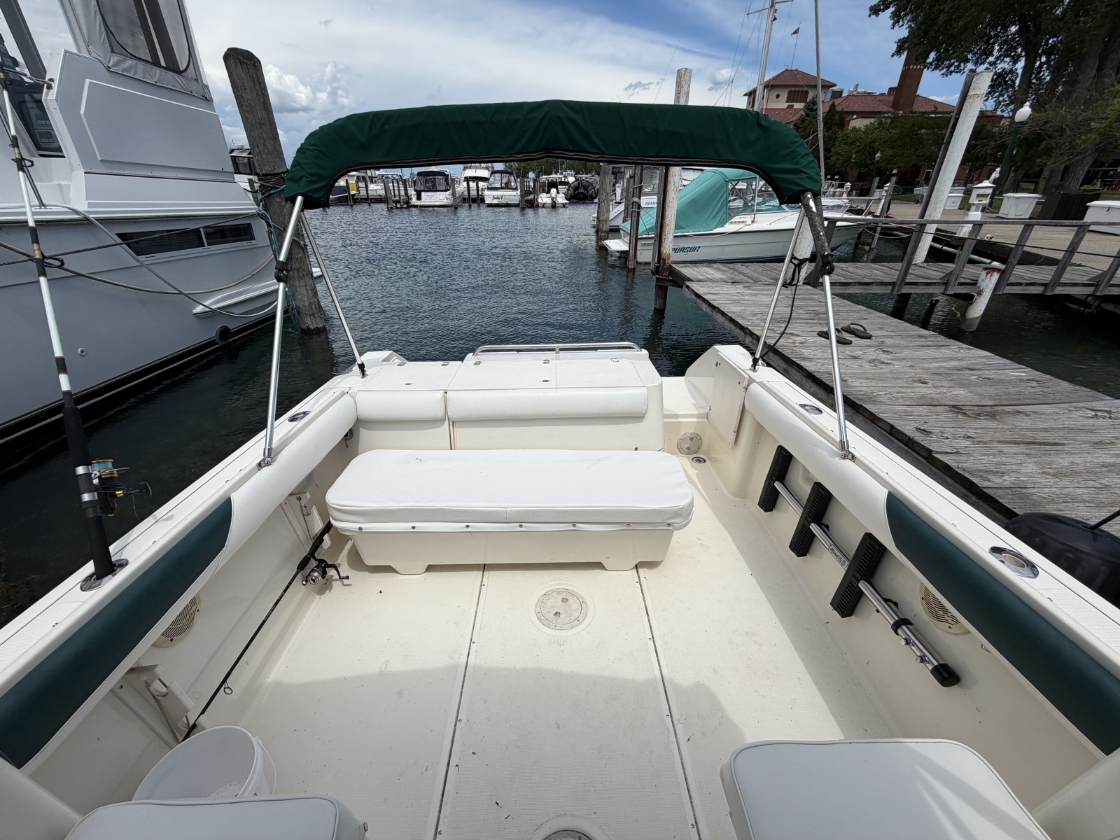 1995 Pursuit 2460 Denali