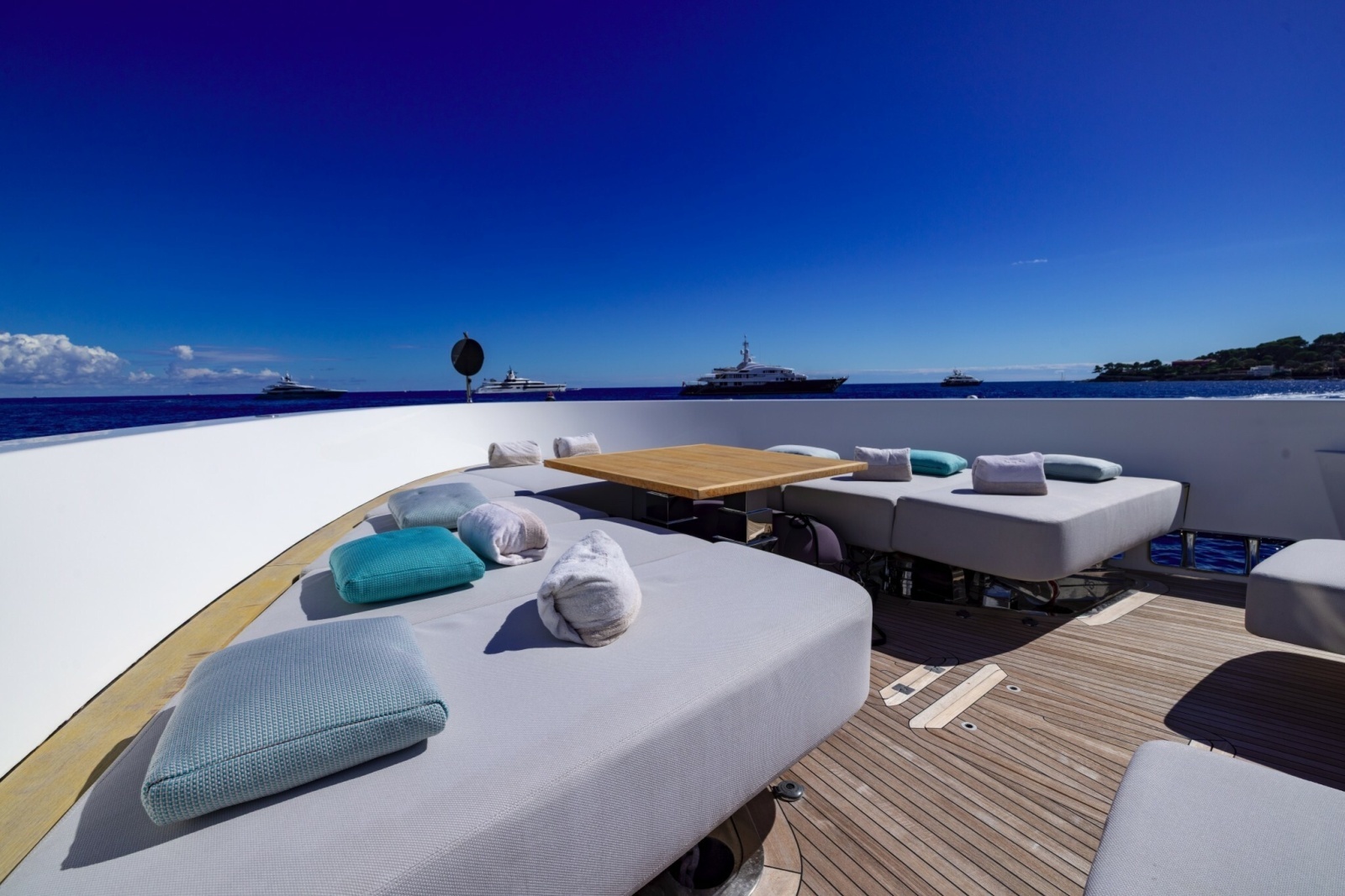 LADY LU  121ft Sanlorenzo Yacht For Sale