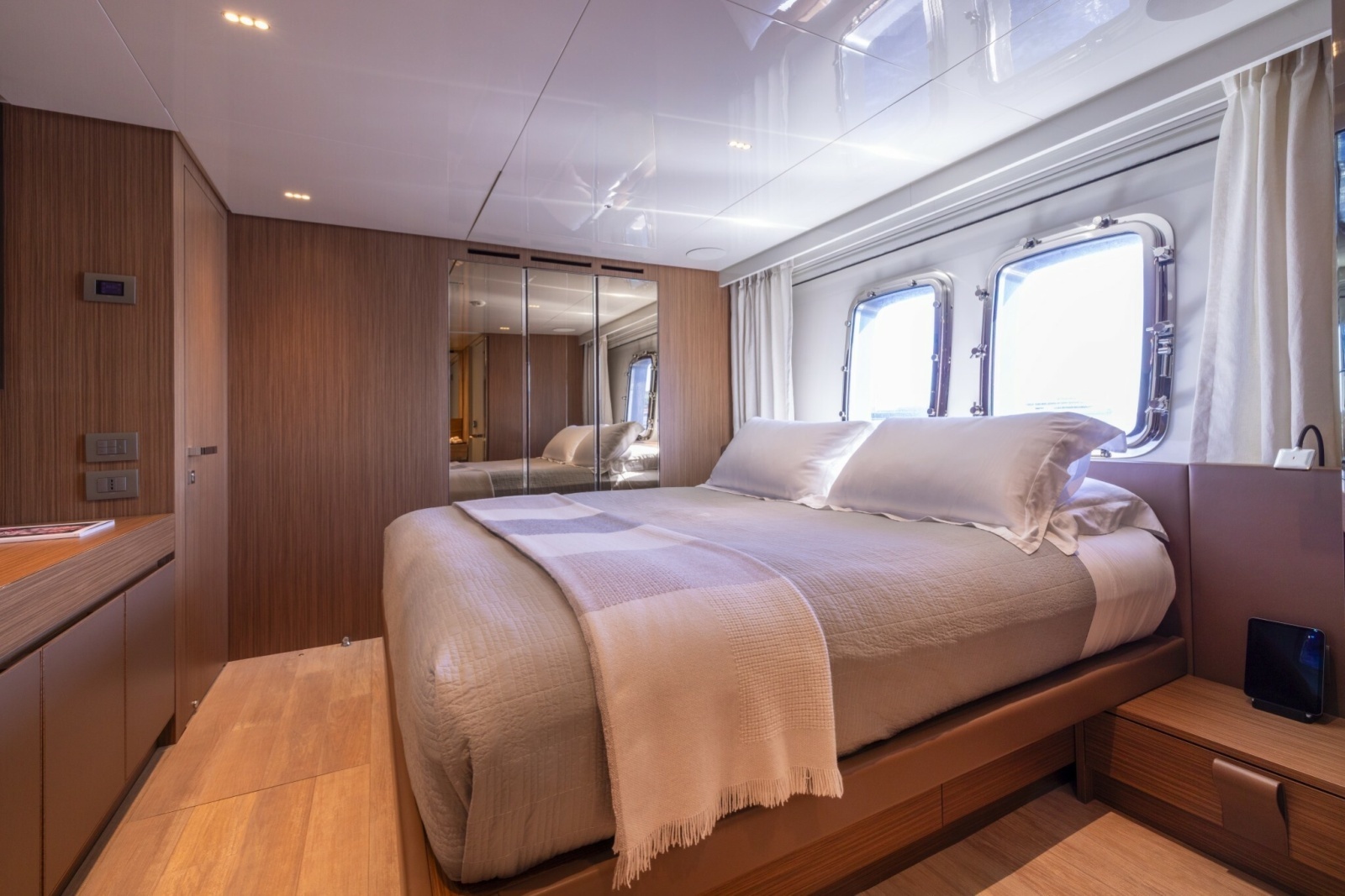 LADY LU  121ft Sanlorenzo Yacht For Sale
