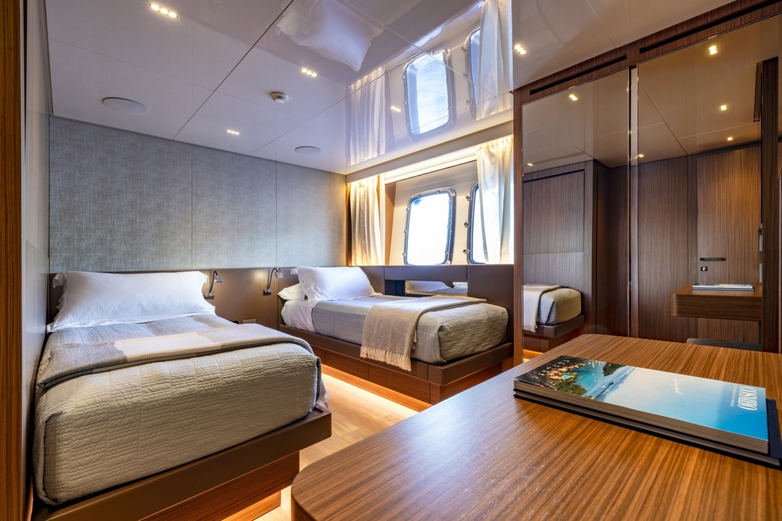 LADY LU  121ft Sanlorenzo Yacht For Sale