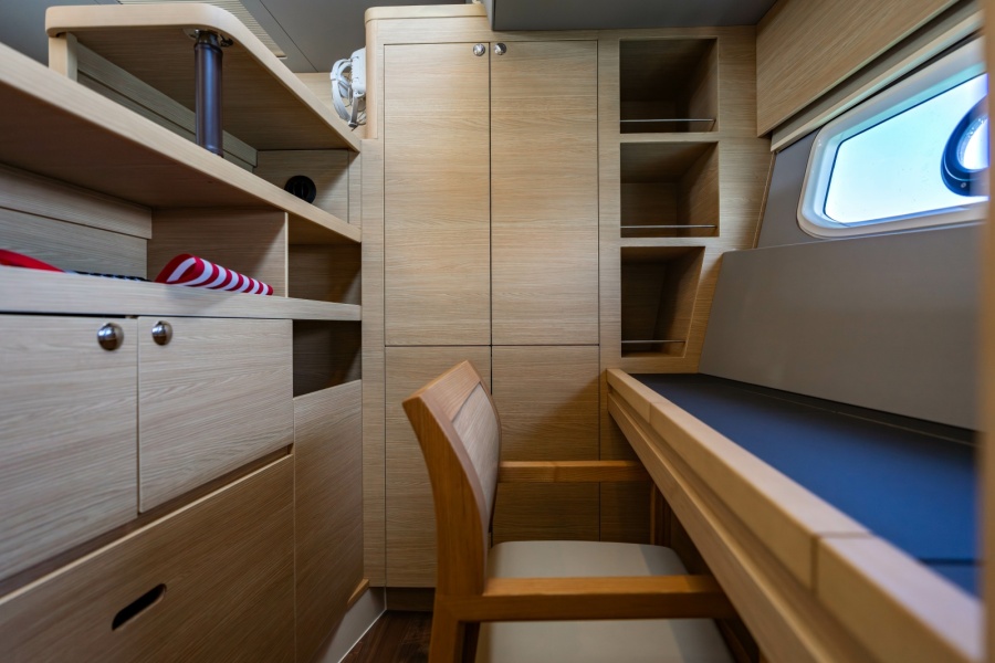 2024 Aquila 44 Yacht