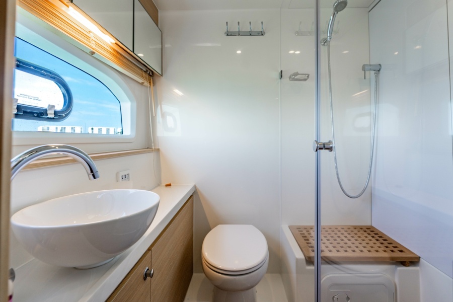2024 Aquila 44 Yacht