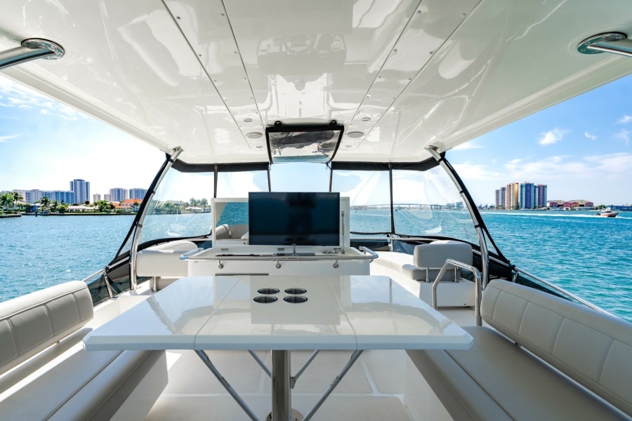 2024 Aquila 44 Yacht