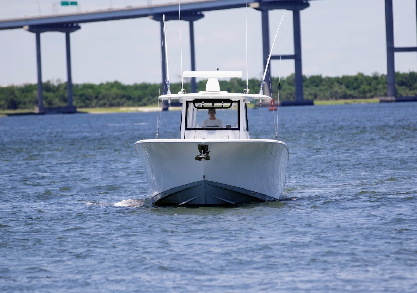 2022 Sportsman Open 352 - Exterior Profile