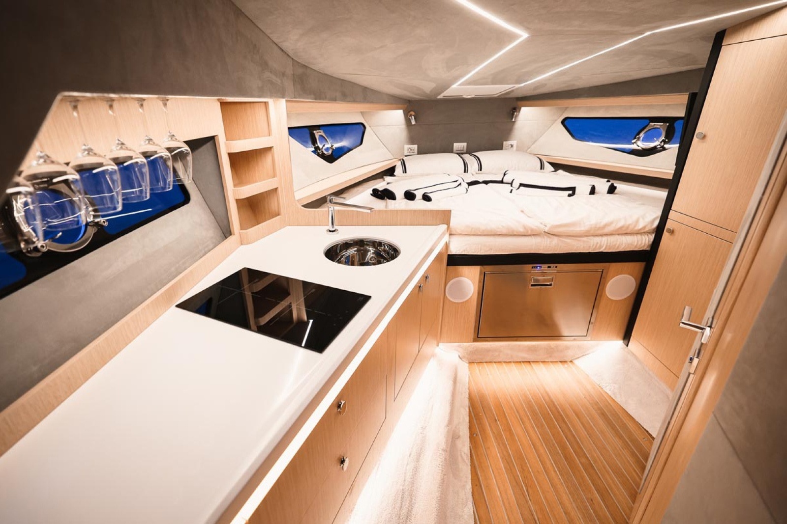 2027 Focus Motor Yachts Forza