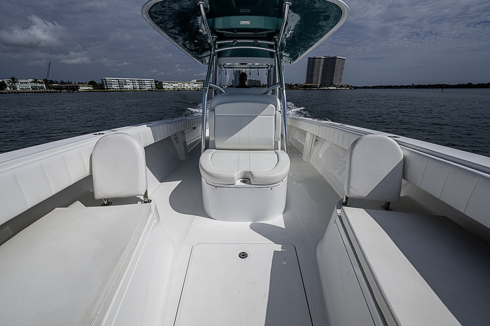 2020 Bahama Center Console