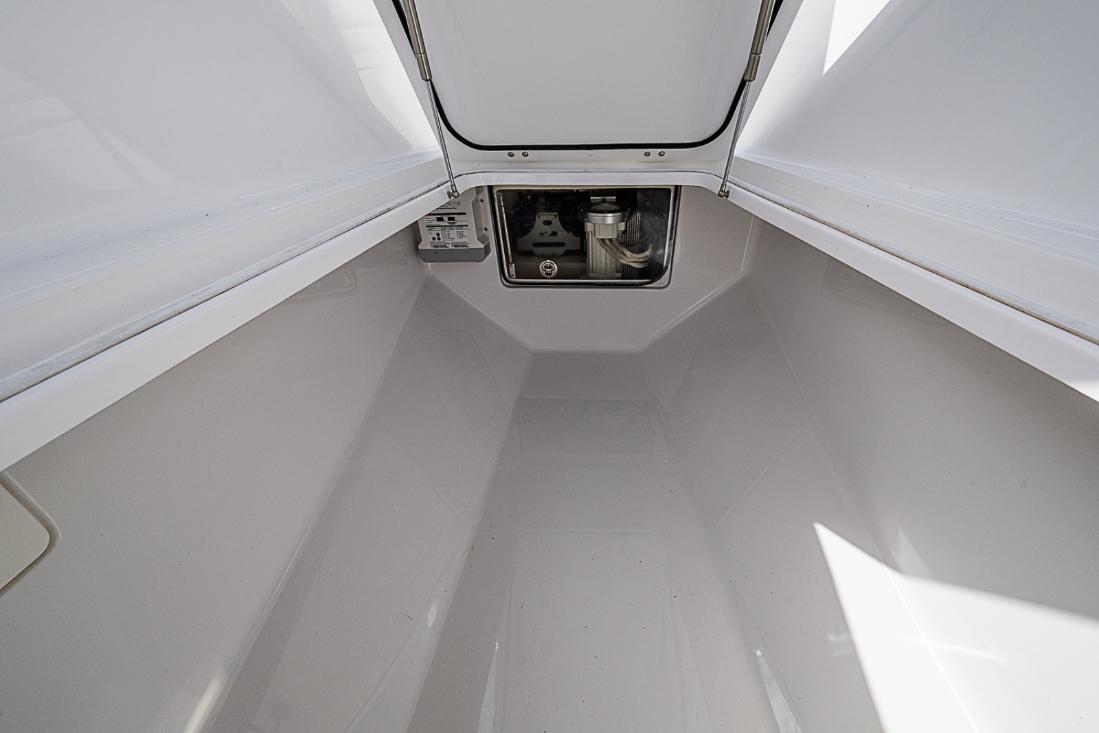 2020 Bahama Center Console