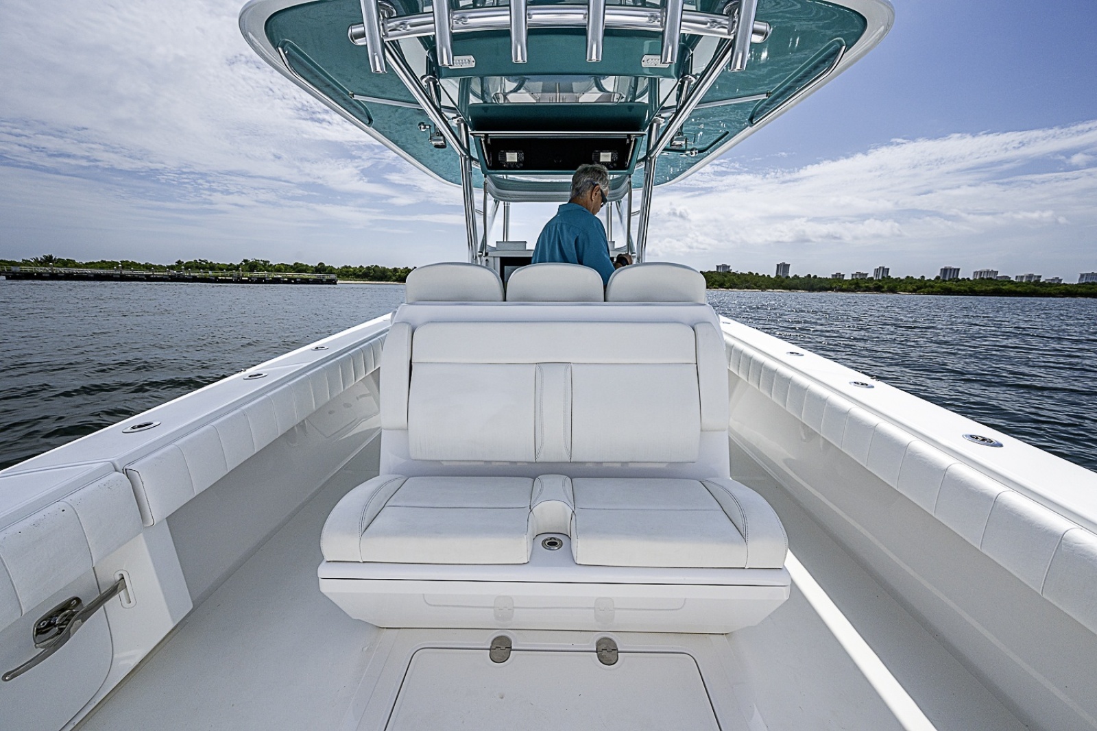 2020 Bahama Center Console