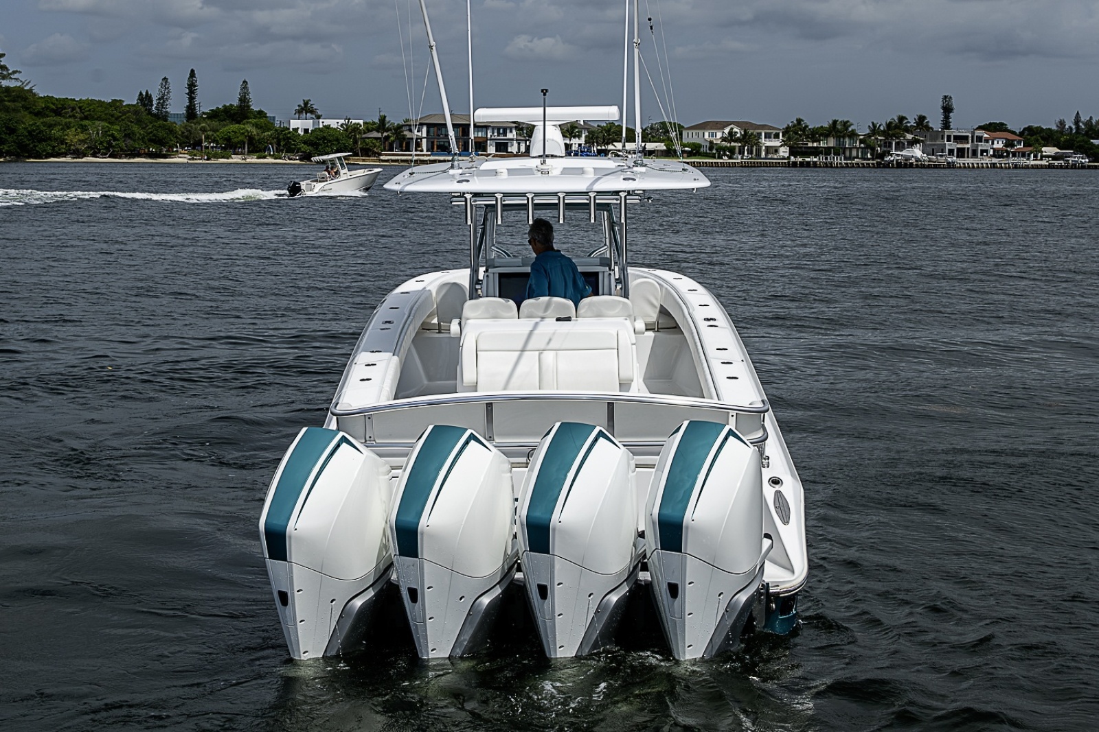 2020 Bahama Center Console